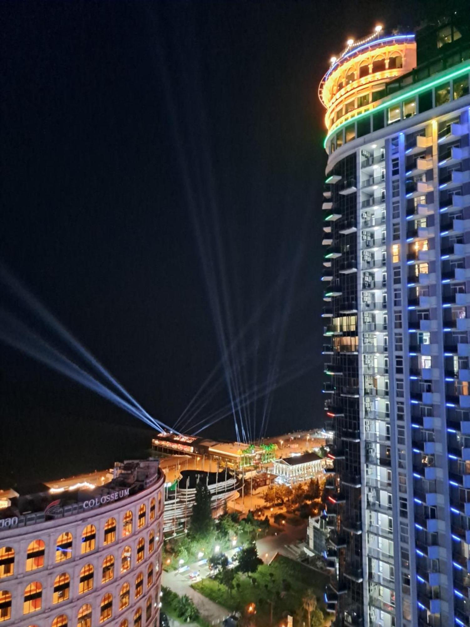 Apartamento Welcome Orbi Batumi Sea View Exterior foto